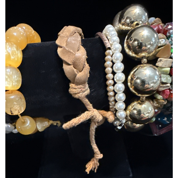 Lot of 20 Mixed Bracelets – Stretch, Slide, and String Styles in Multicolors - Picture 7 of 15